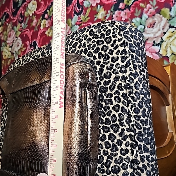 Donald Pliner copper colored leather bag - Picture 2 of 13